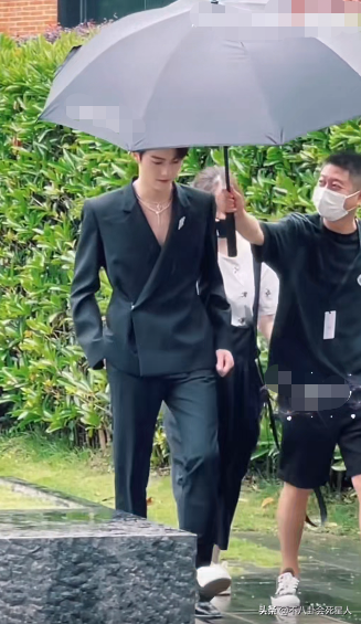 男星臉腫太可怕！顏值下滑十倍，王一博、鹿晗、李易峰紛紛中招