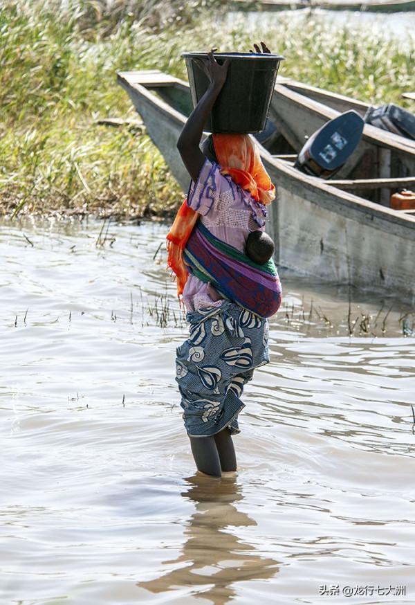 「查德」走進“查德湖”上的島嶼村莊