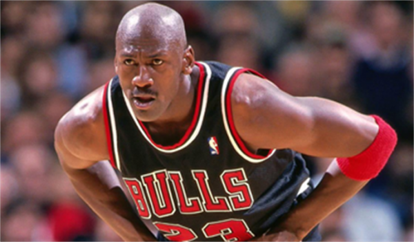 如果喬丹和克萊德·德雷克斯勒進行比拼,你認為誰會贏得比賽? 如果喬丹和克萊德·德雷克斯勒進行比拼,你認為誰會贏得比賽?