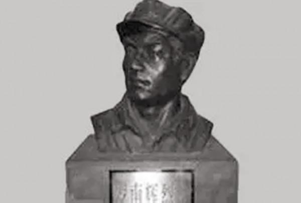 紅軍軍長被捕入獄,監獄長卻把他當老賴:趕緊讓他走,浪費飯錢 紅軍軍長被捕入獄,監獄長卻把他當老賴:趕緊讓他走,浪費飯錢