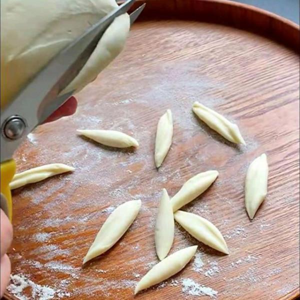 山西特色麵食“剪刀面”,一把剪子剪出的麵食,如何成為網紅美食 山西特色麵食“剪刀面”,一把剪子剪出的麵食,如何成為網紅美食