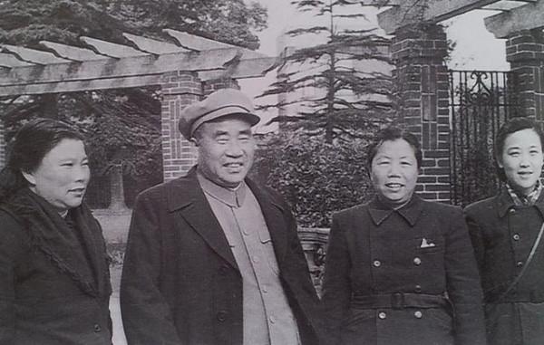 1960年，朱德回家鄉視察卻不認自家門，被堂弟嘲笑穿得不如縣幹部