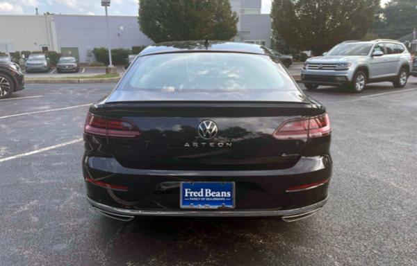 比奧迪A4L回頭率還高的大眾車,搭2.0T+8AT組合,配獨有無框車門 比奧迪A4L回頭率還高的大眾車,搭2.0T+8AT組合,配獨有無框車門