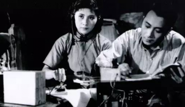 1946年,23歲董健民為保機密,攜丈夫和兒子跳入渤海灣 1946年,23歲董健民為保機密,攜丈夫和兒子跳入渤海灣