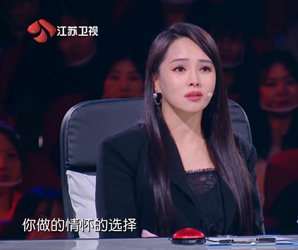 《點贊！達人秀》的評委不同以往，嚴肅派謝霆鋒，萌噠噠鄧紫棋