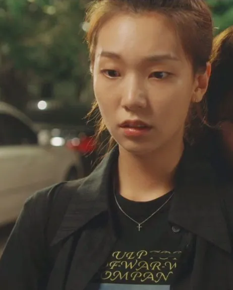 這個被嘲矮的超模火了!一臉硬傷,為啥還被Dior、Prada搶著寵? 這個被嘲矮的超模火了!一臉硬傷,為啥還被Dior、Prada搶著寵?