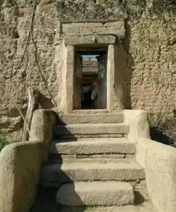 探秘甘肅通渭戰國秦長城遺址和古城堡 探秘甘肅通渭戰國秦長城遺址和古城堡