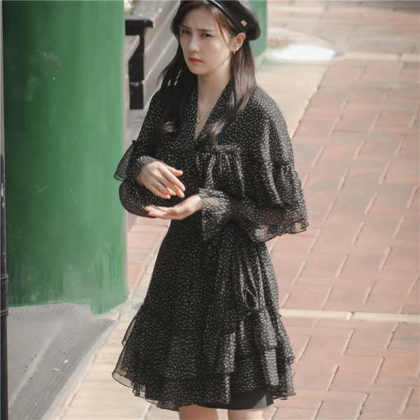 影視劇同款衣服買回家，不止買家秀和賣家秀區別，還隔著星辰大海