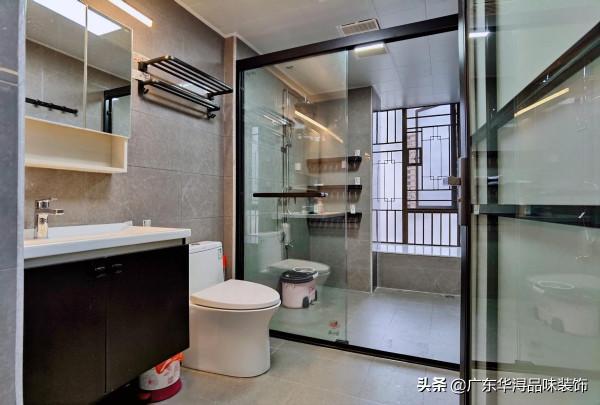 前衛的現代風格平層，多彩的客廳盡顯浪漫的氣質