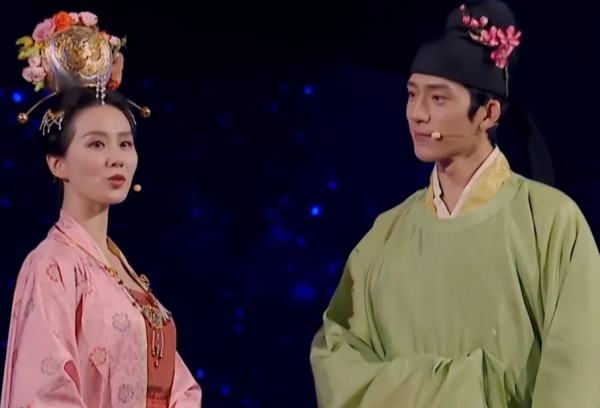 大灣區晚會群星爭奇鬥豔:王菲穿白裙如仙女,趙麗穎素色裙顯身材 大灣區晚會群星爭奇鬥豔:王菲穿白裙如仙女,趙麗穎素色裙顯身材