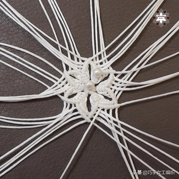 用繩子就能編出漂亮的雪花，超詳細的教程，一步一步教你編