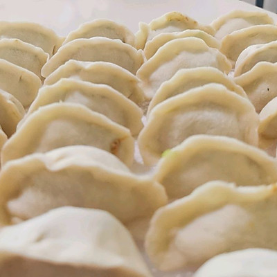 百吃不厭的韭黃肉水餃,你會做嗎? 百吃不厭的韭黃肉水餃,你會做嗎?