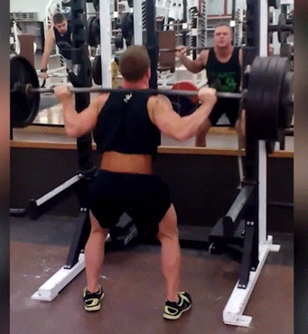 深蹲斷腿是肌霸們最後的倔強