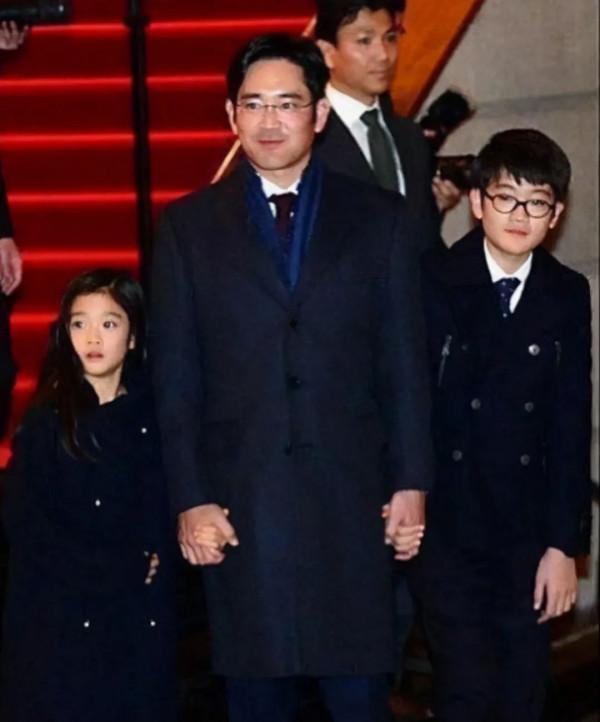 三星最小繼承人！頂配人生顏值爆表，這才是真名媛？