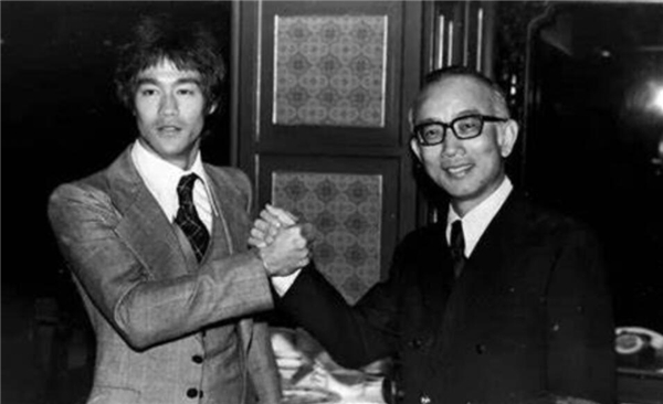 毛主席晚年迷上看電影，中央借來李小龍電影，邵逸夫卻異常緊張