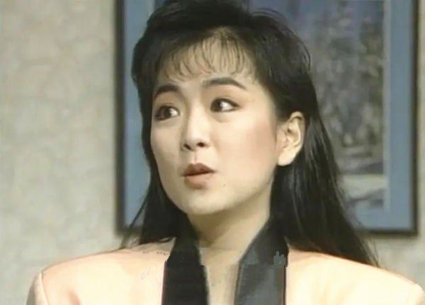 瓊瑤乾女兒近況曝光，58歲凍齡有術氣質好，息影后開茶館教茶藝