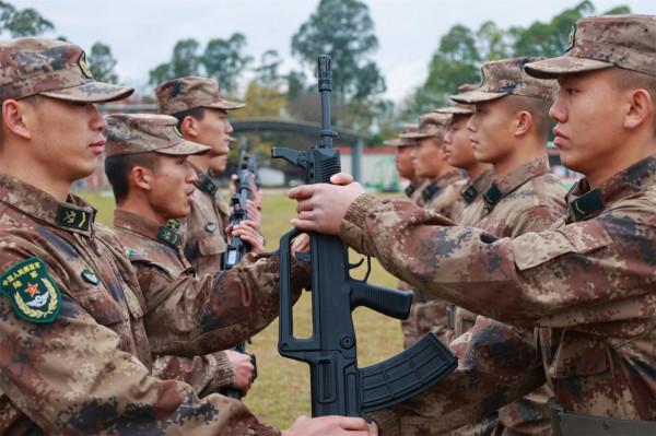 賡續塔山血脈!“英勇善戰連”為新兵舉行入連儀式 賡續塔山血脈!“英勇善戰連”為新兵舉行入連儀式
