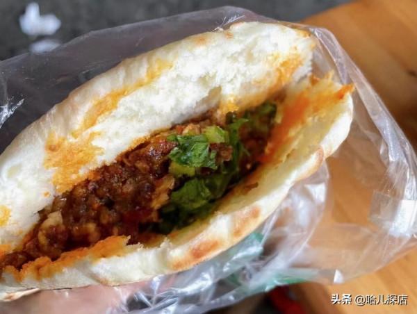 四川小鎮上的牛肉館子，蒸牛肉才8塊錢一份，人均40元能吃到撐