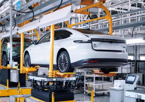 對標寶馬7系,蔚來ET7試製車下線,還將銷往歐洲市場 對標寶馬7系,蔚來ET7試製車下線,還將銷往歐洲市場