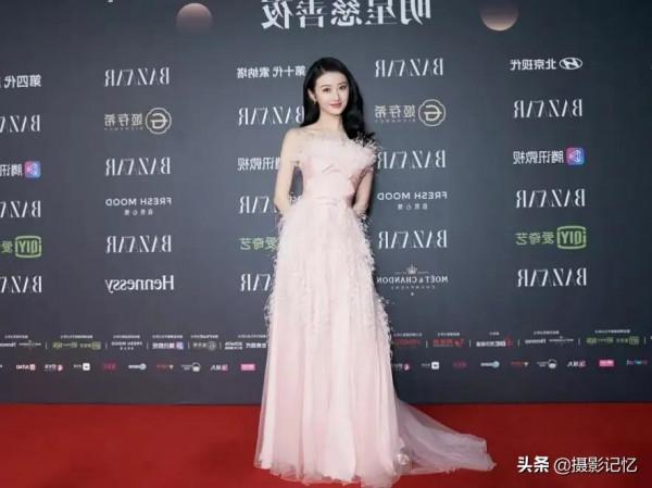 景甜：長裙飄逸更迷人