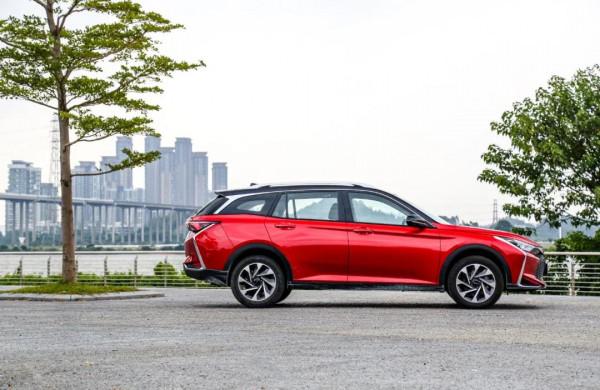 奕炫GS試駕：矩陣式LED大燈、電動皮座椅主動剎車，舒適實用