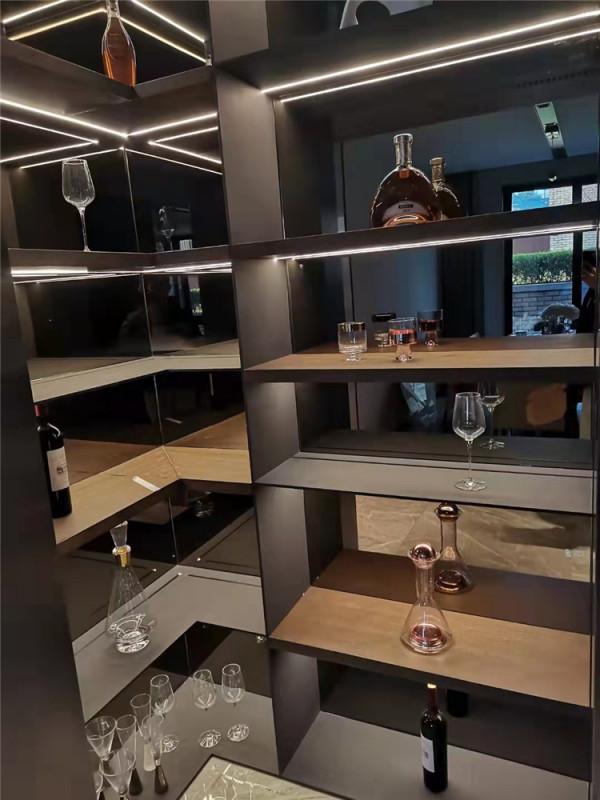 木紋裝飾貼膜也可以這樣改造書櫃和酒架 木紋裝飾貼膜也可以這樣改造書櫃和酒架