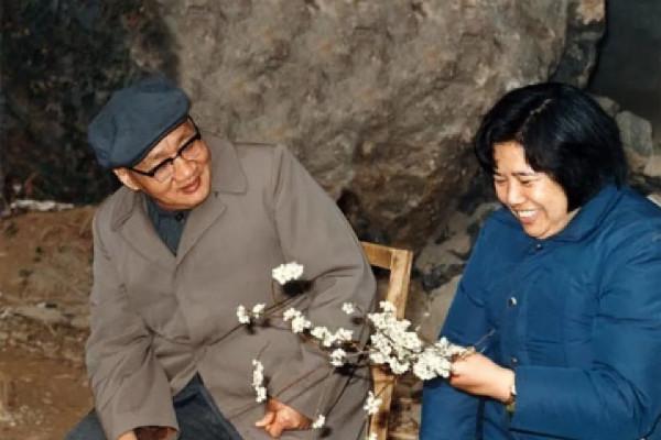 邵華：毛澤東兒媳，生下主席唯一孫子，臨終前囑託兒子向汶川捐款