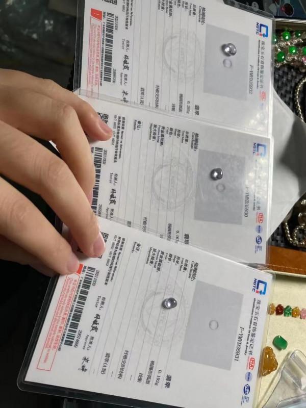 分享一手頂級玻璃種粉紫蛋面