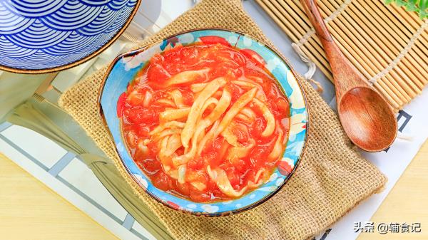 餃子皮也能做麵條，酸甜可口，補鐵補VC