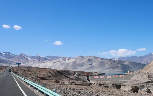 比獨庫公路建成更早！世界上最高最美的公路，就在帕米爾高原