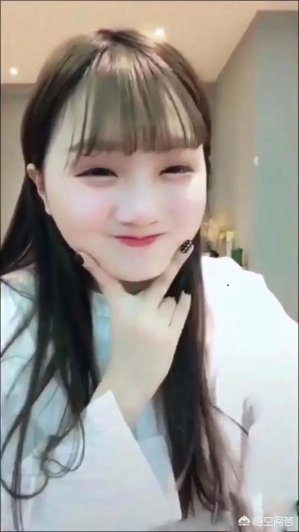 看看你的臉型適合什麼髮型