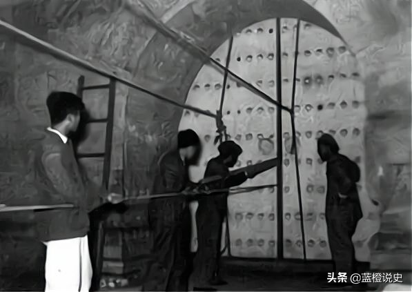 定陵挖掘全過程:七道石門待開啟,找不到帝后棺槨 定陵挖掘全過程:七道石門待開啟,找不到帝后棺槨