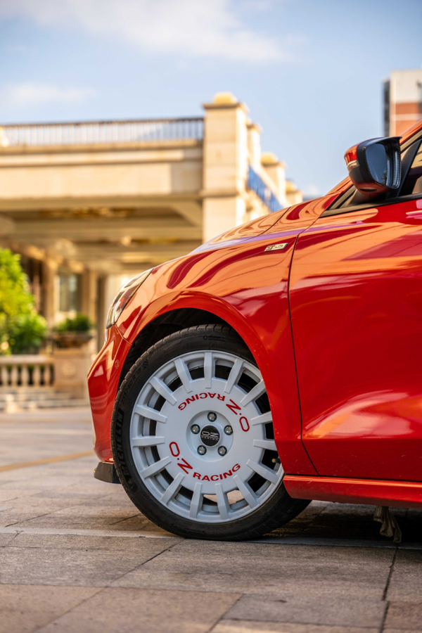 「測評」開車的你，真的需要一臺便攜氣泵麼？