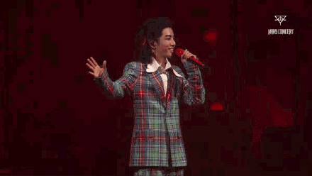 #華晨宇新歌舞美有多浪漫##華晨宇走一起去看日出吧演唱會live#