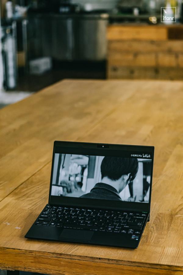 VAIO 新 SX12 體驗:小而美,輕且全能 VAIO 新 SX12 體驗:小而美,輕且全能