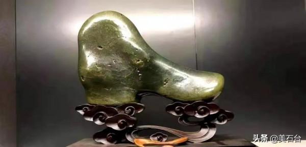 這塊像鞋的石頭開價1500萬，這些石頭鞋子不服