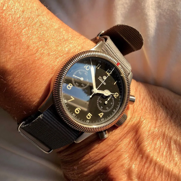 與萬國風格相似價位只到浪琴，德國格拉蘇蒂的第一個三問製表品牌