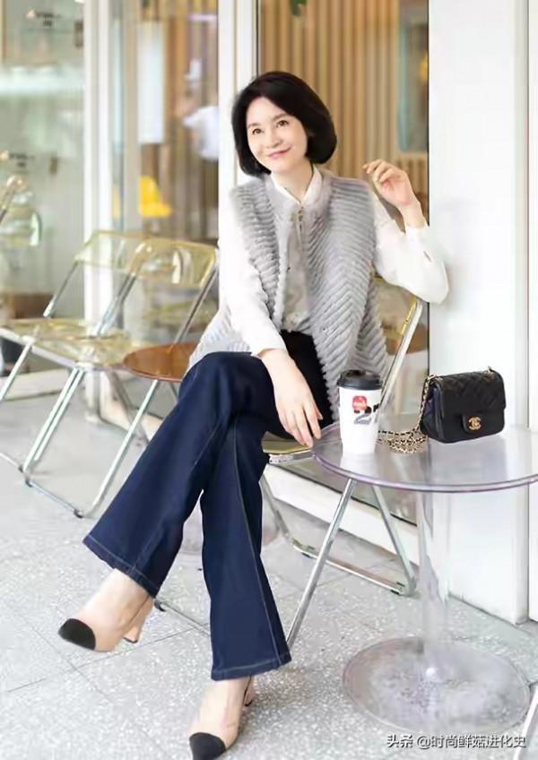 50歲以後穿的是品味,中年女人買衣服更要“少而精”,這3件必備 50歲以後穿的是品味,中年女人買衣服更要“少而精”,這3件必備