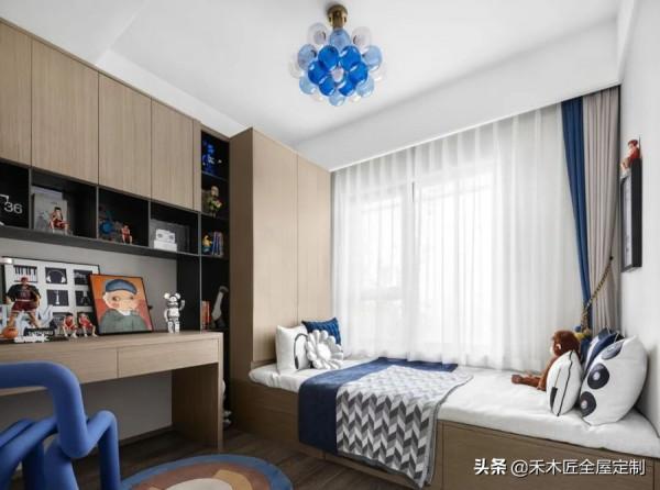 定製傢俱的獨特美感，將現代簡約極致呈現出來