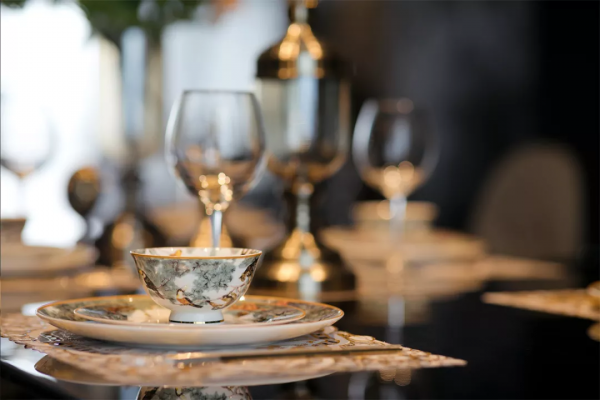 義大利黑金風，都市新貴的奢享空間