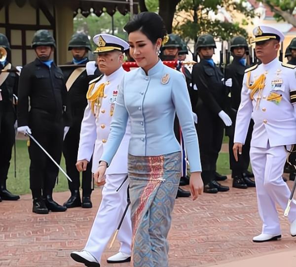 蘇提達面臨困境全面崩盤，優勢傾斜提幫功陣營，王妃迴歸或早或晚