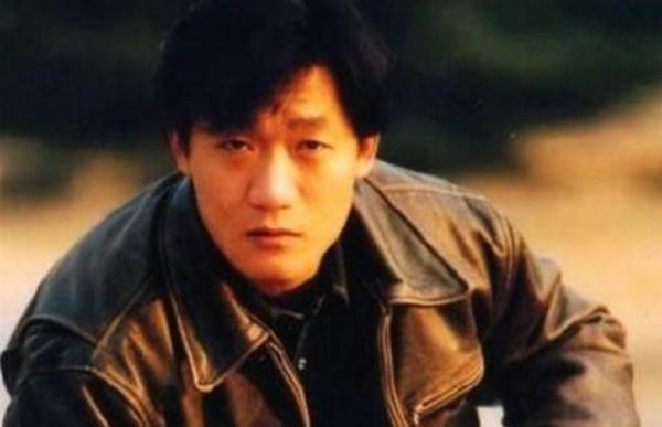 謝東：被傳是侯寶林私生子，王朔豪賭100萬，喊話侯耀華驗其真身