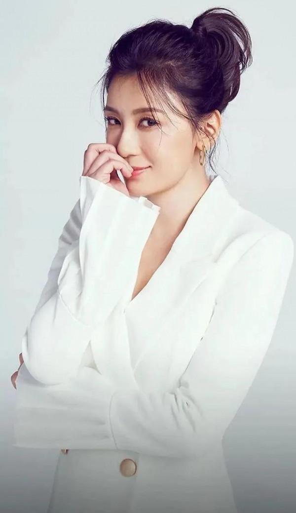 “風情女神”賈靜雯到底有多美？（多圖）