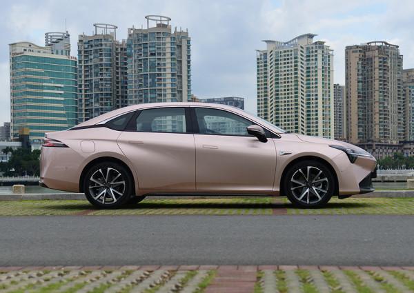 “傳統”對陣“新勢力” 廣汽埃安AION S對比小鵬G3i