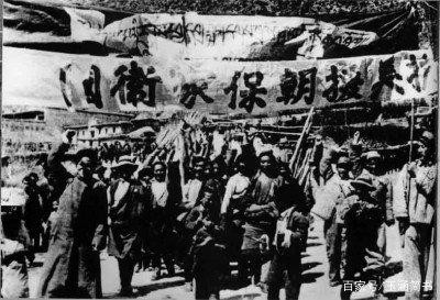 1951年彭德懷不顧警衛勸阻,強闖毛主席臥室:“我有急事彙報!” 1951年彭德懷不顧警衛勸阻,強闖毛主席臥室:“我有急事彙報!”