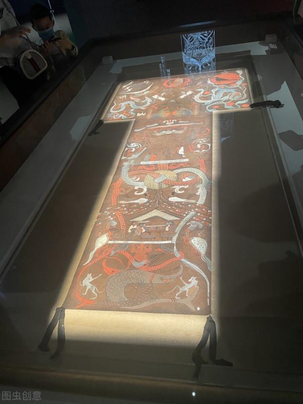 地下冒出“鬼火”,施工隊挖到了什麼?副館長心急如焚,連夜趕來 地下冒出“鬼火”,施工隊挖到了什麼?副館長心急如焚,連夜趕來