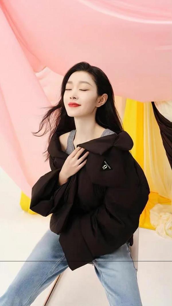 宋軼清新氣息撲面而來