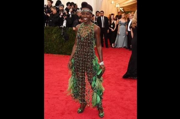 往屆紐約大都會藝術博物館慈善舞會上的奇特造型 往屆紐約大都會藝術博物館慈善舞會上的奇特造型