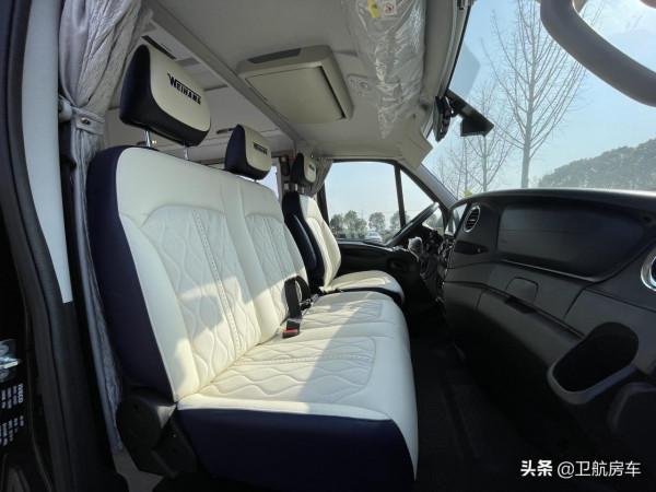 全新超酷亮黑武士帶獨立航空座椅