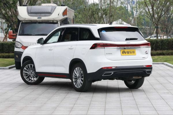 長安歐尚X7 PLUS：空間寬敞，配188馬力&plus;7DCT，配置豐富，適合家用